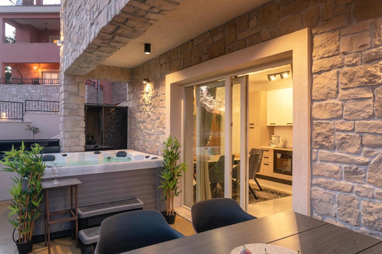 Teona Luxury Apartment With Jacuzzi And Terrace Sea View Sali Exterior foto