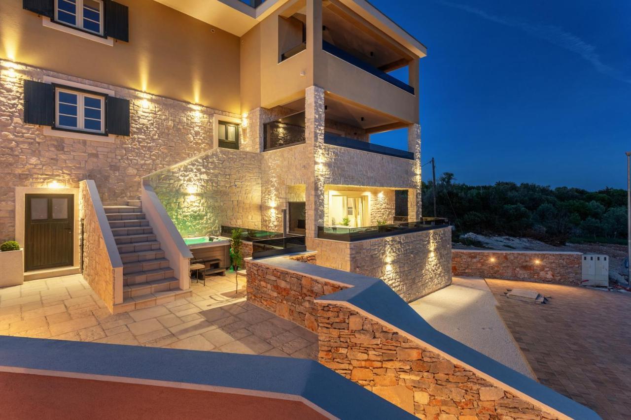 Teona Luxury Apartment With Jacuzzi And Terrace Sea View Sali Exterior foto
