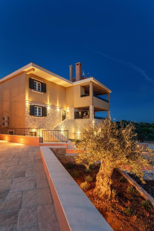 Teona Luxury Apartment With Jacuzzi And Terrace Sea View Sali Exterior foto