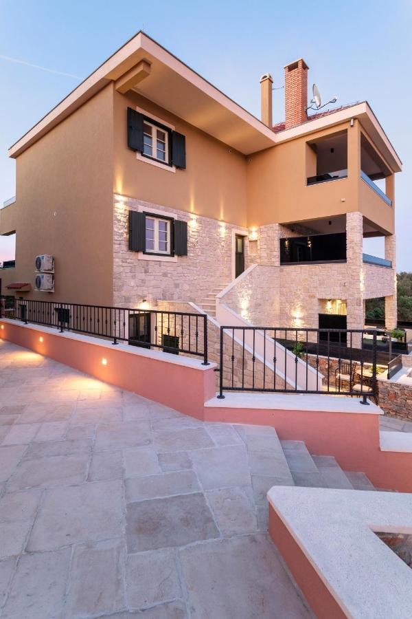 Teona Luxury Apartment With Jacuzzi And Terrace Sea View Sali Exterior foto